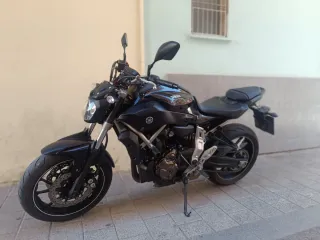Yamaha MT-07 Negra Moto Naked