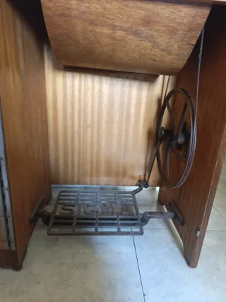 Máquina de coser Singer antigua. Modelo N.