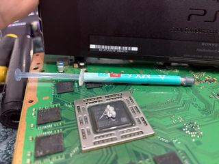 PS4 500GB repasteada + 2 mandos