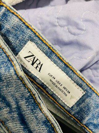 Pantalones vaqueros desgastados