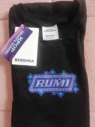 Camiseta Rumi Kpop Negra