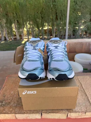 Asics Gel Kayano 14 Talla 43 Gris/Blanco