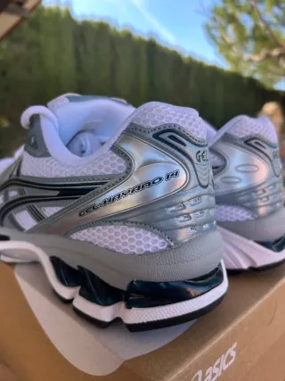 Asics Gel Kayano 14 Talla 43 Gris/Blanco