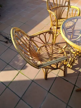 Tavolo e 3 sedie in bambù