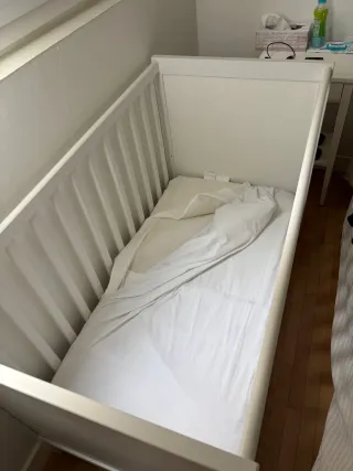 Cuna IKEA Sundvik + Colchón JÖTTETRÖTT