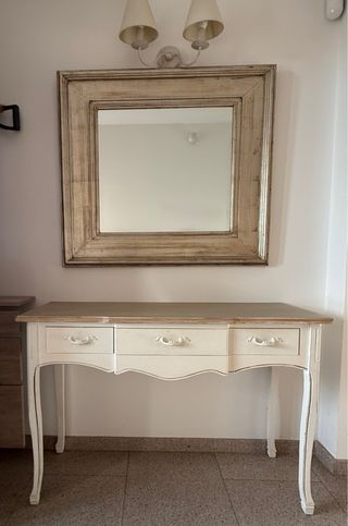 Mobile ingresso con specchio e lampada