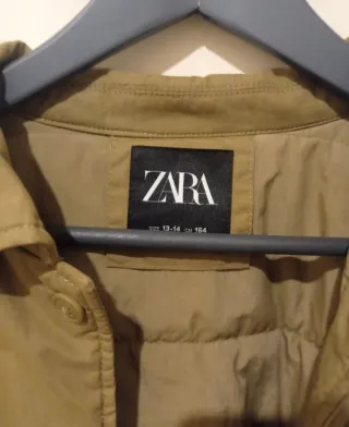 Chaqueta acolchada Zara verde oliva