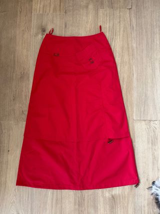 Falda midi roja talla 36