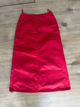 Falda midi roja talla 36
