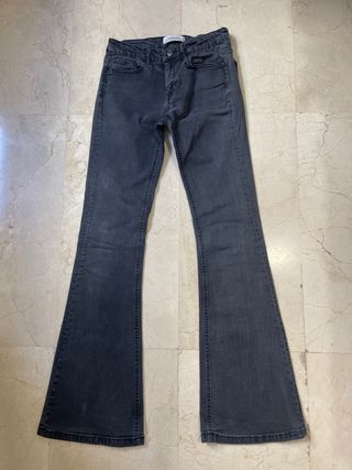 Pantalones vaqueros acampanados negros