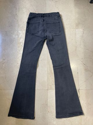 Pantalones vaqueros acampanados negros