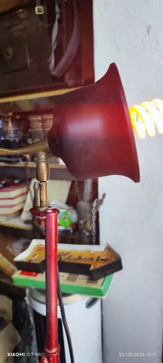 Lámpara de pie industrial antigua