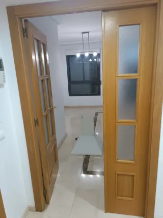 Puerta doble madera con cristal
