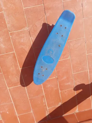 Patín skateboard azul