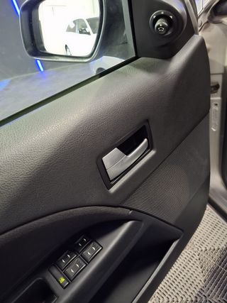 FORD Mondeo 1.8i 16v Futura