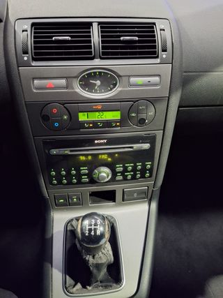 FORD Mondeo 1.8i 16v Futura