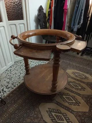 Lavabo antiguo de madera