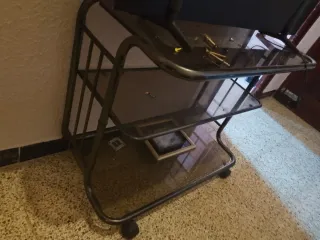 Mesa para TV con ruedas PRECIO NEGOCIABLE!!!