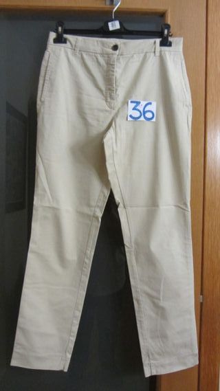 Pantalones nuevos de talla 38 y blusas tallas 38