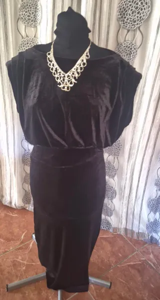 Vestido de fiesta negro de terciopelo