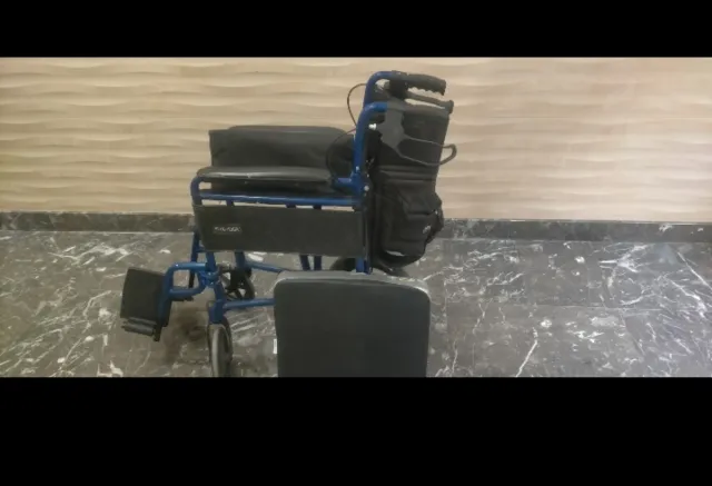 Silla ruedas con cojín plegable