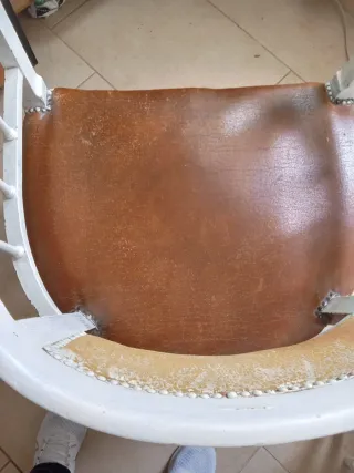 Poltrona in legno e pelle