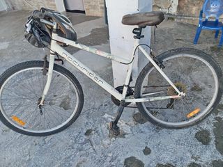 Bicicleta Rockrider blanca