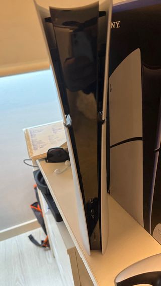 PlayStation 5 Digital Edition + 2 Mandos