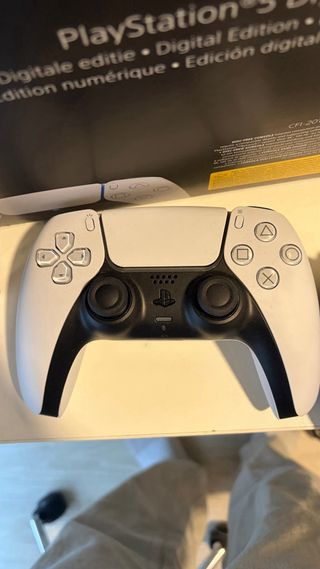 PlayStation 5 Digital Edition + 2 Mandos