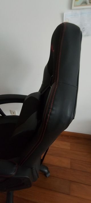 Cadeira Gaming Genesis Preta e Vermelha