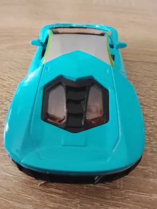 Coche de metal azul juguete