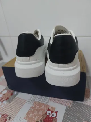 Zapatillas Mujer Blancas y Negras