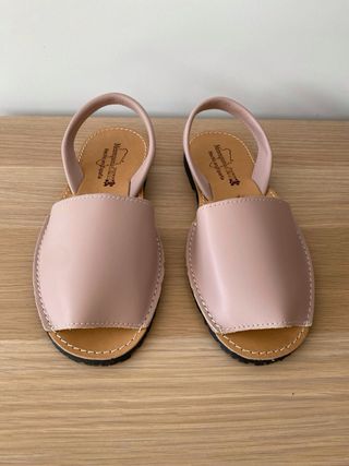 Menorquina piel talla 38 (disponible en mas tallas