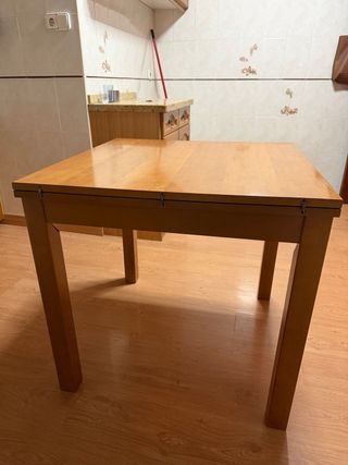 Mesa de comedor extensible de madera