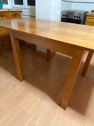 Mesa de comedor extensible de madera