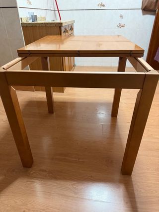 Mesa de comedor extensible de madera