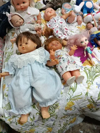 Lote de muñecas antiguas