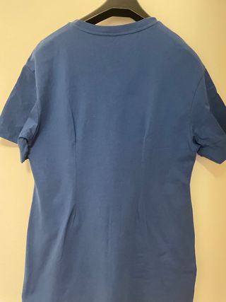 Abitino sportivo blu.