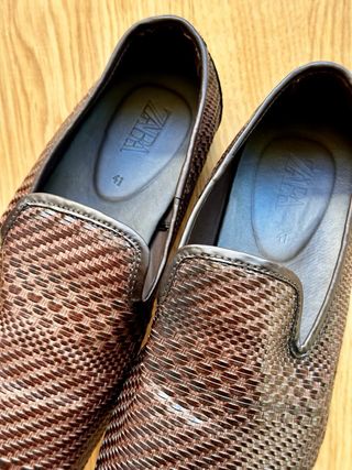 Mocasines Zara trenzados marrones