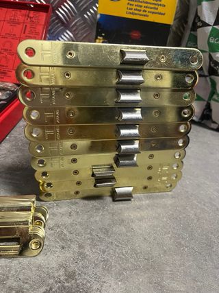 Cerraduras de seguridad metálicas 25€ cada negocia