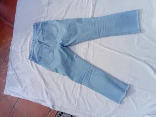Pantalones vaqueros Zara Talla 38