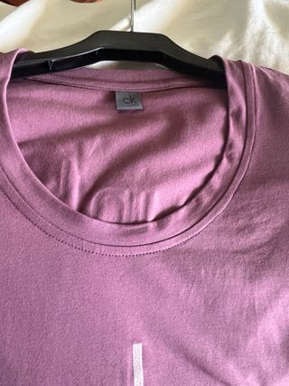 T-shirt Calvin Klein manga comprida tamanho M