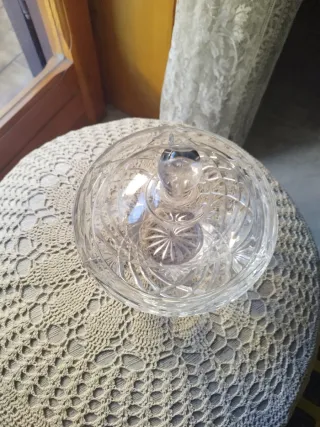 Porta oggetti in cristallo con coperchio