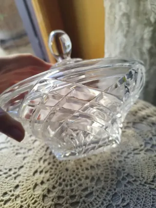 Porta oggetti in cristallo con coperchio