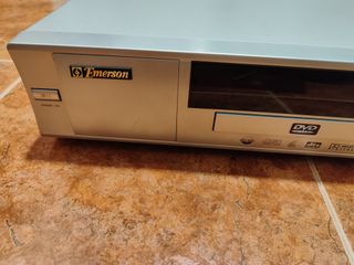 Reproductor DVD Emerson EMD-2100 con mando