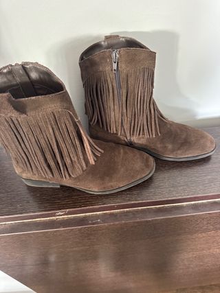 Botines Zara con flecos T.35