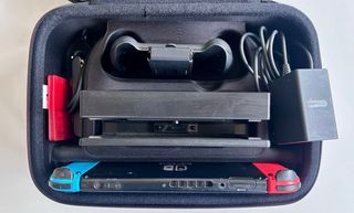 Nintendo Switch + 3 juegos + estuche + accesorios