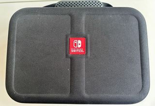 Nintendo Switch + 3 juegos + estuche + accesorios