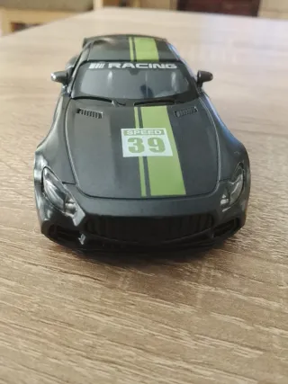 Coche de metal juguete