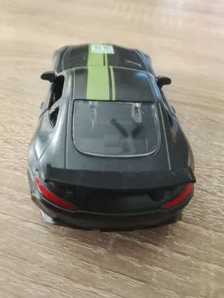 Coche de metal juguete